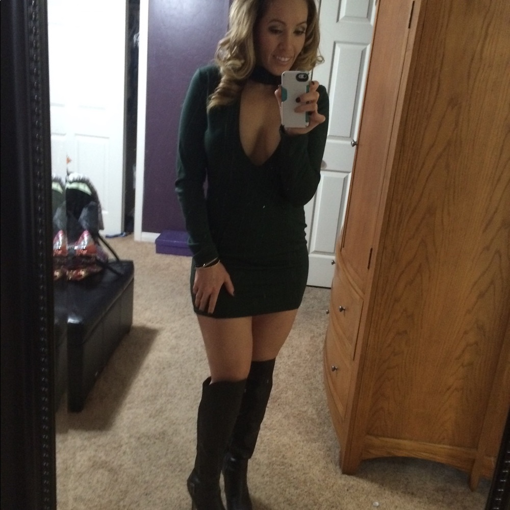 Fashion Nova, green dress - Picture 2 of 8